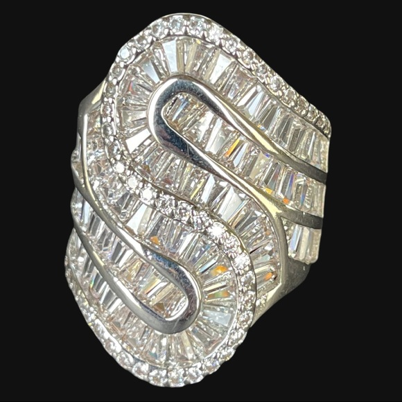 The Quytery Swarovski .925 Silver Ring - Picture 3 of 11
